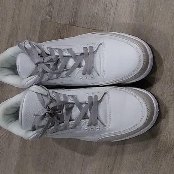 Air Jordan 3 - Picture 3 of 6